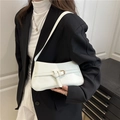 Bolso de hombro minimalista blanco moderno con hebilla decorativa de cuero sintético - Blanco