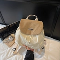 Mini zaino in nylon bicolore crema e kaki con coulisse e logo del marchio chic - Cachi