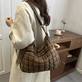 Deep brown quilted puffer bag with large capacity and trendy cloud pleats - Brown