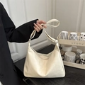 Sac hobo minimaliste couleur crème à texture cuir avec bandoulière large pour femme - Blanc Cassé