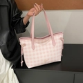 Borsa a spalla a quadretti rosa e bianchi con ampia capacità e stile moderno - Rosa