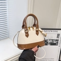 Borsa a tracolla bicolore crema e marrone con eleganti dettagli in metallo dorato - Bianco Senza Pendente