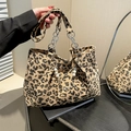 Leopard-Cord-Shopper mit Metallkette, Perlendekor und verstellbarem Schultergurt - Khaki