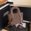 Sac à main matelassé marron avec poignée rigide et breloque clé dorée élégante - Brun Sans Pendentif