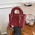 Sac à main matelassé bordeaux chic avec breloque clé dorée et poignée supérieure - Rouge (Sans Pendentif)