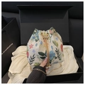 Dettaglio della borsa a secchiello jacquard floreale con perle e catena dorata in regalo - Verde