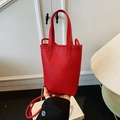 Mini sac seau rouge en cuir grainé avec poignées et bandoulière réglable assortie - Sans Pendentif / Rouge