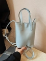 Mini sac seau bleu clair à motif litchi avec deux poignées et bandoulière - Sans Pendentif / Bleu