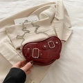 Chique bordeauxrode hartvormige schoudertas van glanzend leer met zilveren ketting - Rood