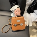 Borsa a secchiello vintage marrone con due chiusure in metallo e manico per donna - Marrone