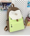 Detalle de mochila escolar de nailon multicolor con paneles verde, blanco y marrón - Marrón y Verde Sin Colgante