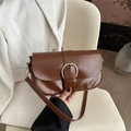 Braune Vintage Baguette-Tasche aus Kunstleder mit polierter goldener Hufeisenschnalle - Braun