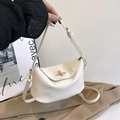 Petit sac seau en cuir grainé blanc cassé avec fermoir doré et bandoulière amovible - Blanc