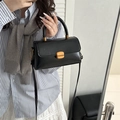 Retro black leather small square handbag with golden clasp and adjustable shoulder strap - Black
