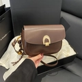 Borsa a sella retrò marrone caffè in pelle sintetica con fibbia a ferro di cavallo - Con Ciondolo / Marrone