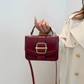 Borsa quadrata rosso scuro con chiusura dorata e manico a mano elegante da donna - Borgogna