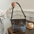 Borsa a secchiello vintage a quadri blu e marroni con manico in pelle annodato - Blu