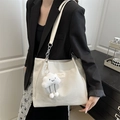 Sac fourre-tout blanc en velours côtelé avec charme nuage et chaîne métallique chic - Beige Avec Pendentif Nuage