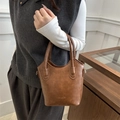 Borsa a secchiello vintage in pelle PU marrone con manici e scritta Fashion & Bags - Marrone Senza Ciondolo