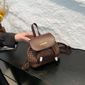 Rucksack aus braunem Leder und Hahnentrittmuster mit FASHION-Schriftzug und Perlen - Kaffee Hahnentritt