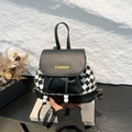 Mini-Hahnentritt-Rucksack mit schwarzer Lederklappe und gelbem Fashion-Logo-Detail - Schwarz
