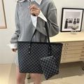 Zwarte monogram tote bag met bijpassende etui, stijlvolle schoudertas met grote capaciteit - Zwart