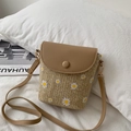 Stroh-Umhängetasche in Beige mit weißen Gänseblümchen-Stickereien und brauner Lederklappe - Khaki