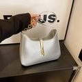 Sac sous le bras en similicuir argenté avec chaîne dorée et boucle carrée - Argenté