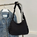 Sac nuage noir minimaliste en nylon avec bandoulières froncées pour un look quotidien - Noir