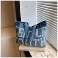 Borsa tote in denim blu con ricamo GENTLE YOUTH sfilacciato in stile retrò - Azzurro