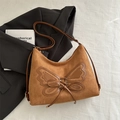 Sac bandoulière en daim marron avec motif papillon en cuir et laçage vintage - Marron