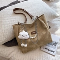 Borsa tote in tela kaki con tracolla in pelle marrone e ciondolo a nuvola di peluche - Con Ciondolo a Nuvola / Beige