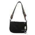 Borsa a tracolla a mezzaluna nera con ampia tracolla etnica e logo OOTMAG - Nero