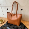 Minimalist large-capacity tote bag in caramel brown PU leather for women - Brown