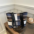 Minimalistische geometrische Colorblock-Einkaufstasche mit Patchwork in Blau und Braun - Khaki