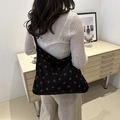 Sac bandoulière en velours côtelé noir avec imprimé fraise et grande capacité - Noir