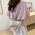 Chinesische Jacquard-Schultertasche in Eisblau mit goldenem Bergmuster und Perlenquasten - Blau