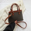 Borsa tote retrò con motivi geometrici neri e marroni e tracolla regolabile in metallo oro - Marrone
