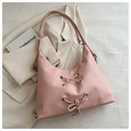Rosa Schleifendetail an der glatten Halbmond-Schultertasche mit Schnürung-Design - Rosa