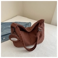 Borsa a tracolla in velluto a coste marrone con trama a righe e portamonete rotondo - Marrone Scuro Con Pendente