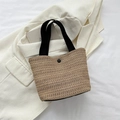 Grande borsa tote intrecciata marrone chiaro con manici in tela nera e chiusura magnetica - Nero