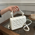 Borsa bianca in pelle PU con trapuntatura geometrica e manico con nodo alla moda - Bianco