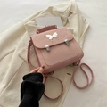 Rosafarbener PU-Leder Rucksack mit silbernem Schmetterling und verstellbaren Trägern - Rosa