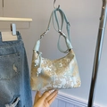 Borsa a mano in stile cinese moderno azzurro con stampe floreali e dettaglio di perline - Blu