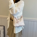 Elegante borsa a mano rosa pallido con motivi floreali e tracolla in pelle rosa - Rosa