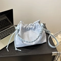 Sac seau bleu clair avec poignée tressée, cordon de serrage et bandoulière réglable - Sans Pendentif / Bleu