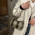 Borsa baguette a quadri marrone e verde con tracolla a catena e finiture in pelle - Verde