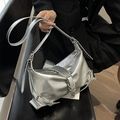 Sac bandoulière argenté métallisé avec boucles et bandoulière longue réglable - Argent