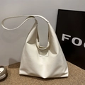 Sac à épaule chic en similicuir beige au design minimaliste et à la texture douce - Blanc sans Pendentif