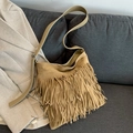 Sac à bandoulière en daim kaki style bohème avec trois couches de franges - Kaki
